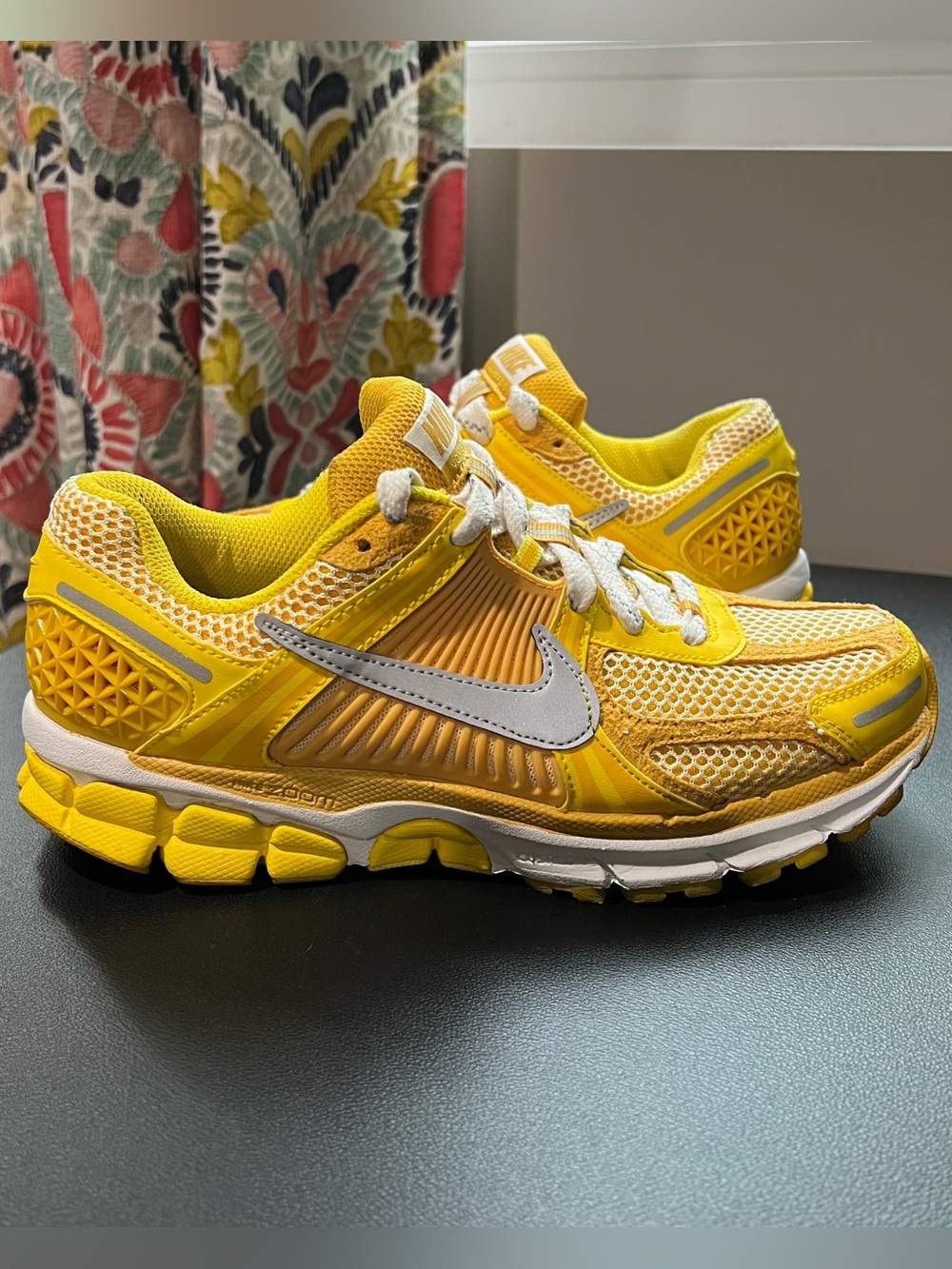 NIKE Zoom Vomero 5 Yellow Ochre Men’s Size 6